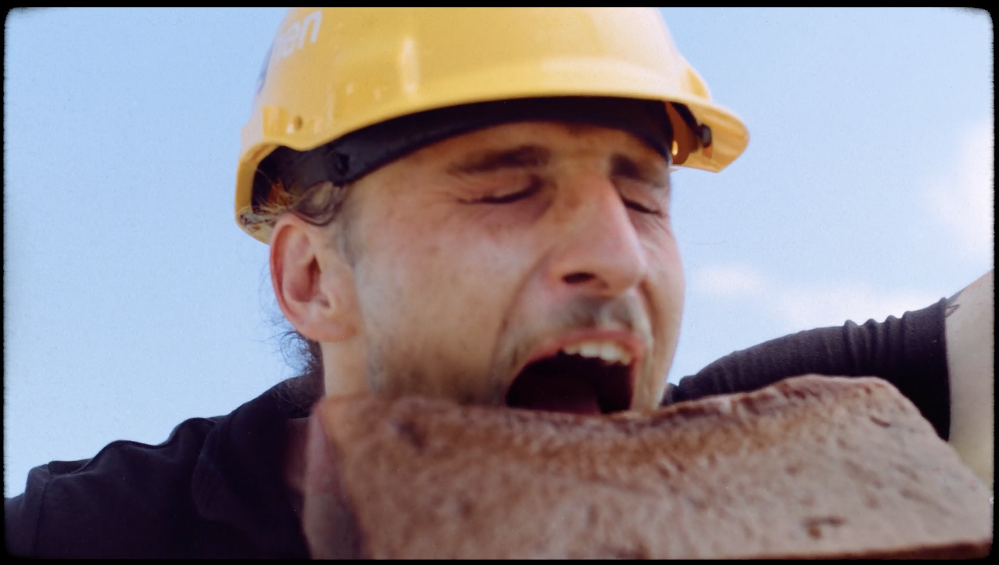 FROMTHEZOOFILM portfolio page for the Wijnen construction film. Shot with freerunner Bartje from Eindhoven in The Netherlands. Combining construction with freerunning and unique filmmmaking. Shot bij Nino. Directed and Edited by Maiko FROMTHEZOOFILM